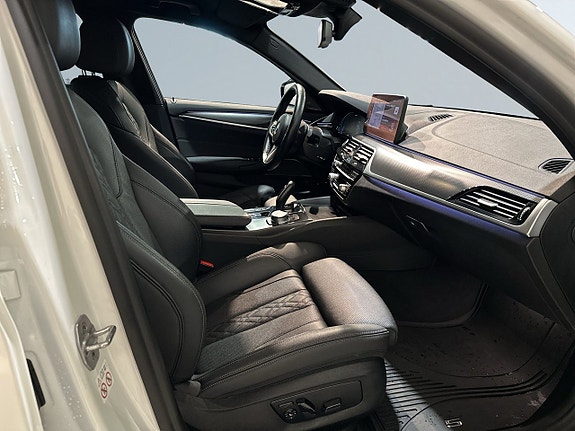 BMW 530e 10 of 25