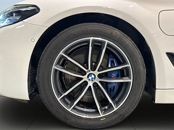 BMW 530e 14 of 25
