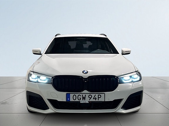 BMW 530e 2 of 25