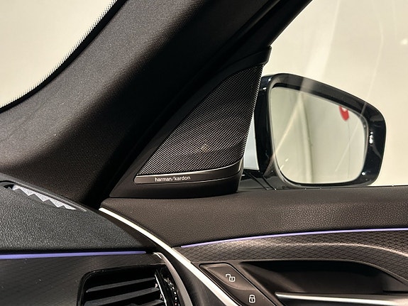 BMW 530e 19 of 25