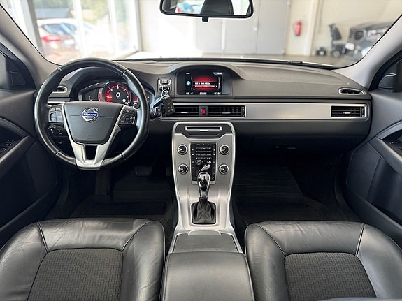 Volvo V70 10 of 25