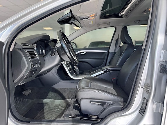 Volvo V70 8 of 25