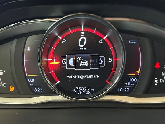 Volvo V70 18 of 25