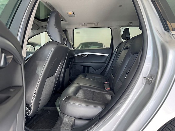 Volvo V70 14 of 25