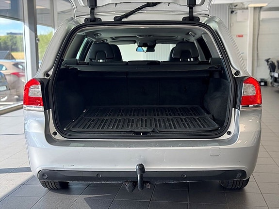 Volvo V70 22 of 25