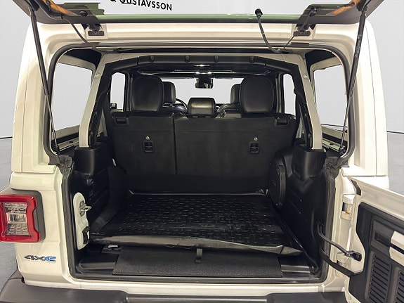 Jeep Wrangler Unlimited 11 of 19