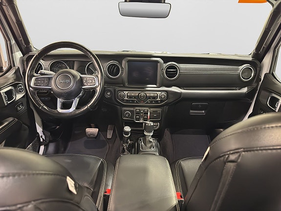 Jeep Wrangler Unlimited 12 of 19