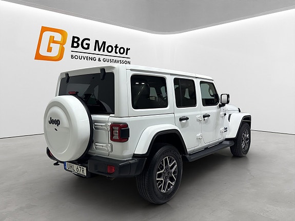 Jeep Wrangler Unlimited 4 of 19