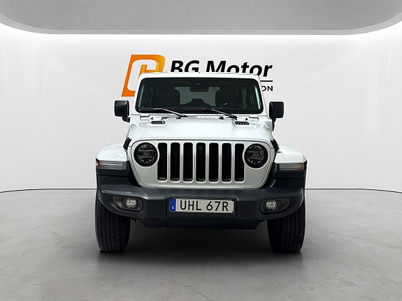 Jeep Wrangler Unlimited 2 of 19