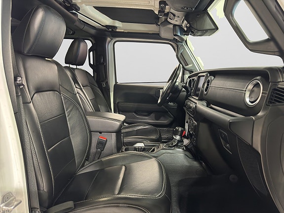 Jeep Wrangler Unlimited 9 of 19
