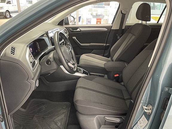 Volkswagen T-Roc 10 of 18