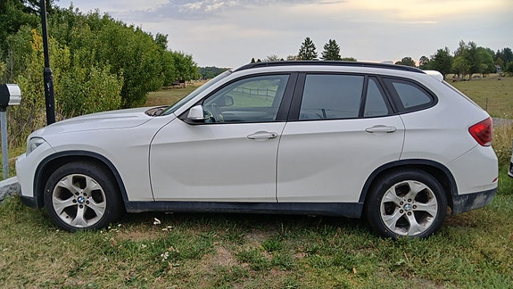 BMW X1 2 of 9