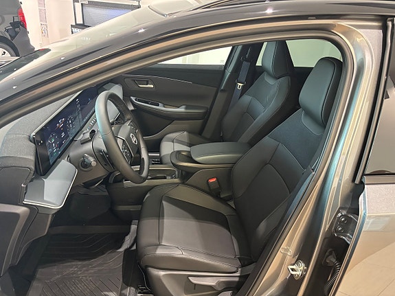 Nissan Leaf 8 of 19