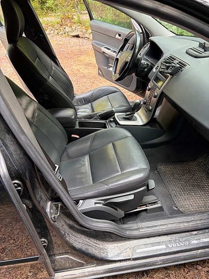 Volvo V50 3 of 4
