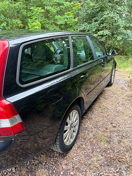 Volvo V50 2 of 4