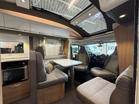 Adria Coral 670 SC Supreme *AC*Solcell*Automat* 6 of 18