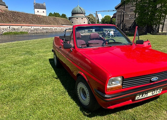Ford Fiesta 2 of 5