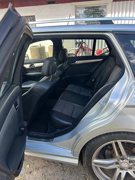 Mercedes-Benz C220 9 of 11