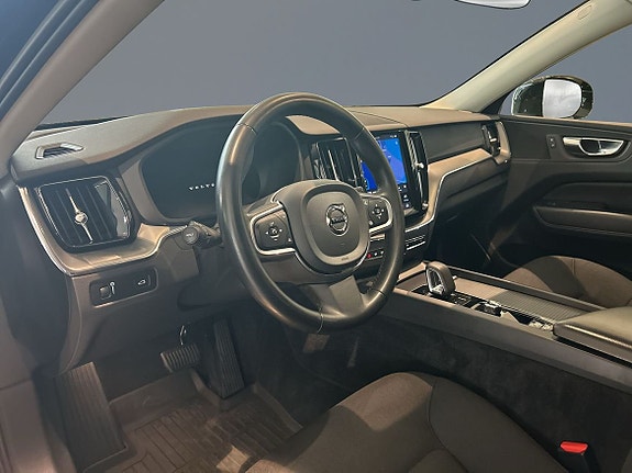 Volvo XC60 5 of 11