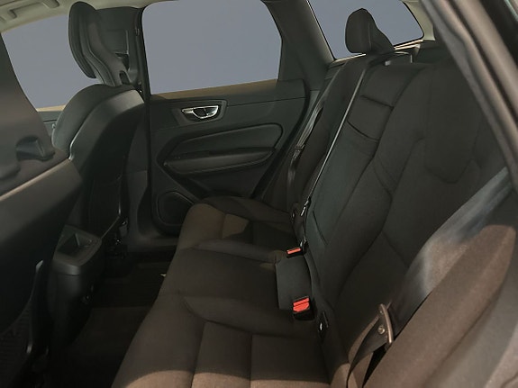 Volvo XC60 8 of 11