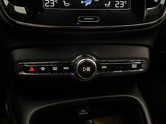 Volvo XC40 25 of 30