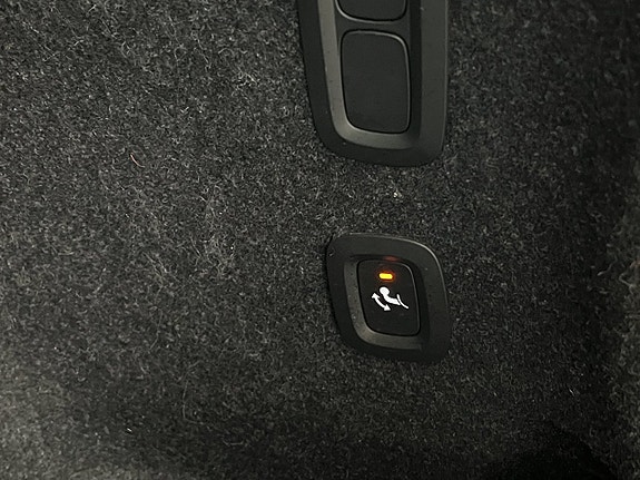 Volvo XC40 10 of 30