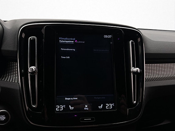 Volvo XC40 14 of 30