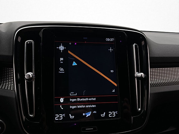 Volvo XC40 15 of 30