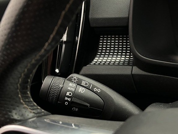 Volvo XC40 27 of 30
