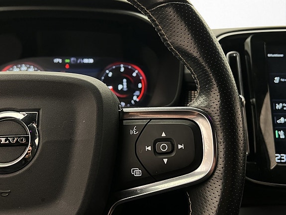 Volvo XC40 19 of 30