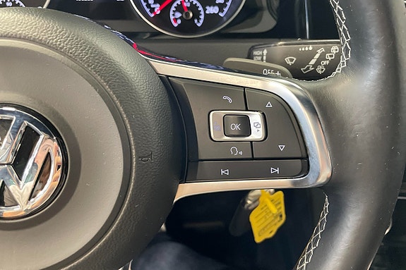 Volkswagen Golf VII 17 of 17