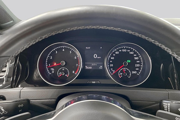 Volkswagen Golf VII 10 of 17