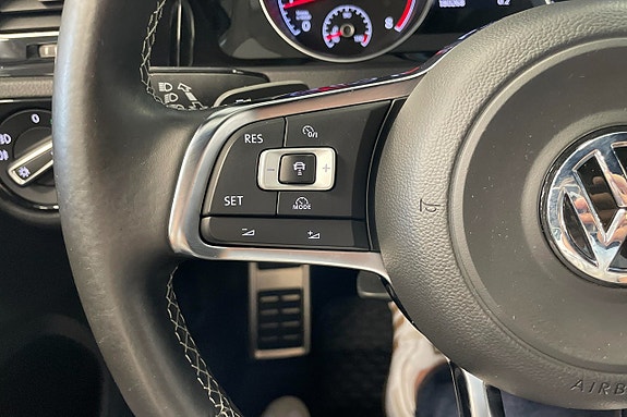 Volkswagen Golf VII 16 of 17