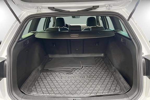 Volkswagen Golf VII 14 of 17