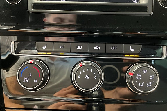 Volkswagen Golf VII 13 of 17
