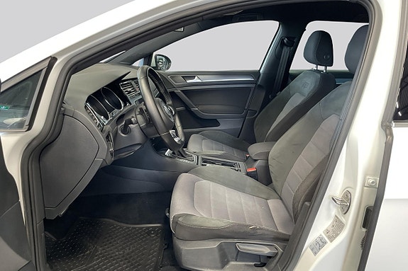 Volkswagen Golf VII 8 of 17