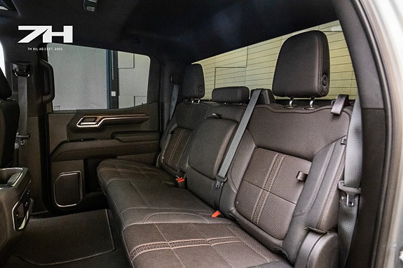 Chevrolet Silverado 1500 23 of 26