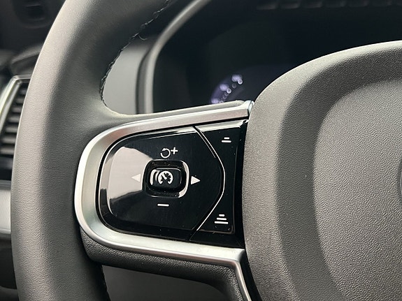 Volvo XC90 19 of 30