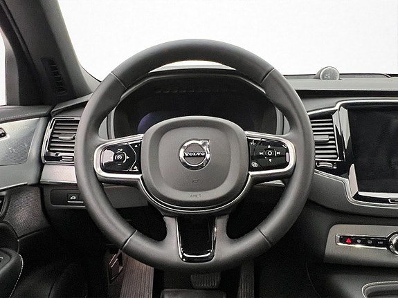 Volvo XC90 15 of 30