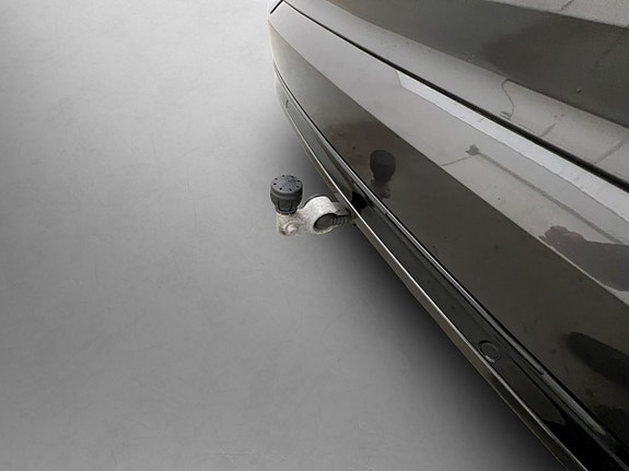 Volvo XC90 10 of 30
