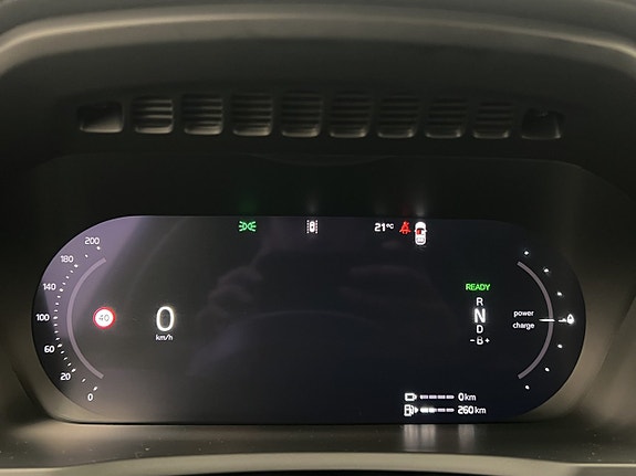 Volvo XC90 21 of 30