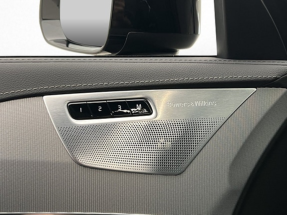 Volvo XC90 17 of 30