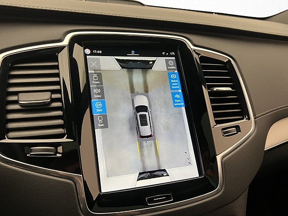 Volvo XC90 24 of 30