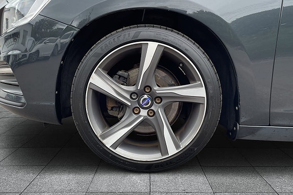 Volvo V60 8 of 16