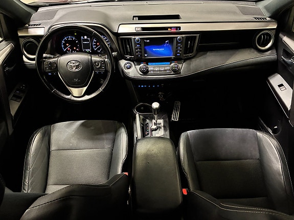 Toyota RAV4 17 of 24