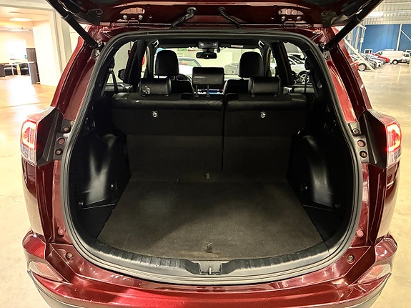 Toyota RAV4 10 of 24
