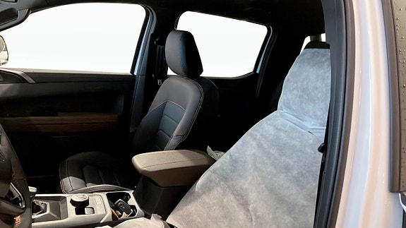 Volkswagen Amarok 8 of 12