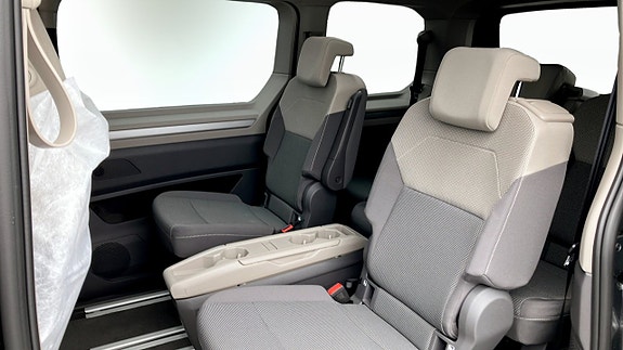 Volkswagen Multivan 11 of 12