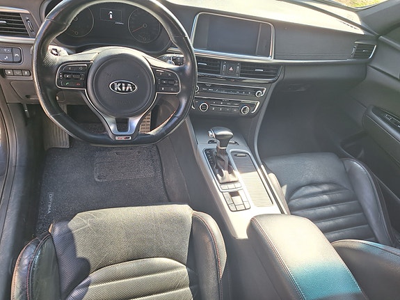 Kia Optima 4 of 12