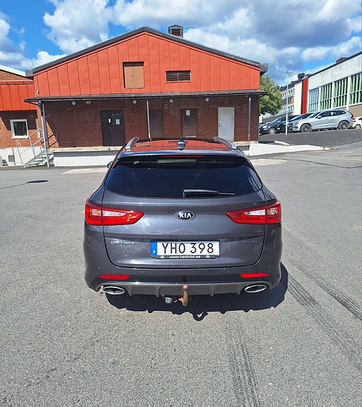 Kia Optima 10 of 12